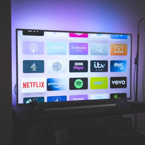 Pluto TV: Il Rivoluzionario Cambio di Canale dalla TV Tradizionale